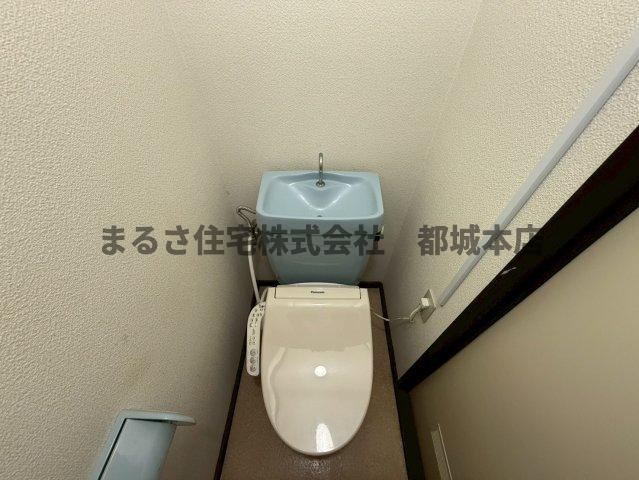 ロワイヤルヒルズ「水道料込み」のトイレ