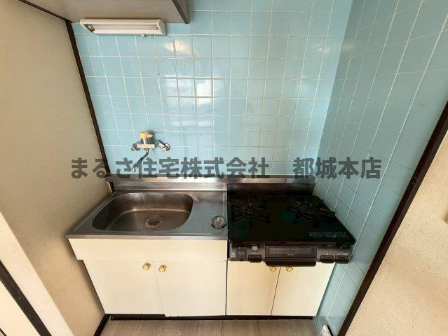 ロワイヤルヒルズ「水道料込み」のキッチン