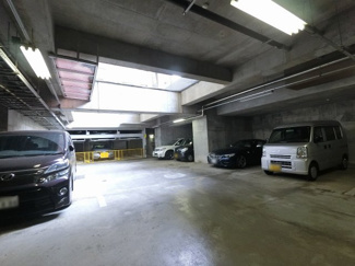 【駐車場】