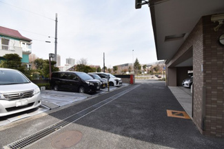【駐車場】