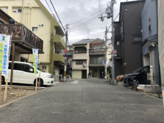 【前面道路含む現地写真】