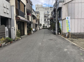 【前面道路含む現地写真】