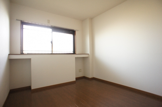 キャッスルタルイ参番館の洋室