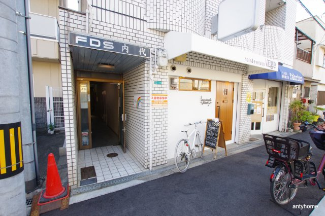 FDS内代　仲介手数料無料のエントランス