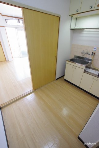 FDS内代　仲介手数料無料の居間・リビング