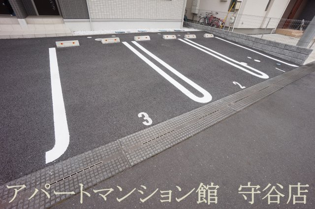 Azure Aの駐車場