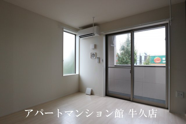 ミ・ルーチェの居間・リビング