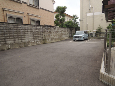 【駐車場】 | ミルキーウェイ八尾