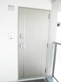 ＶＩＶＲＥ本郷の玄関|※写真は同タイプの別室になります