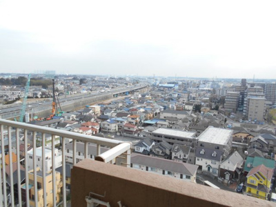 【展望】 | 岩槻区　エクレール岩槻壱番館　角部屋 | 暖かな日差しのふりそそぐバルコニー