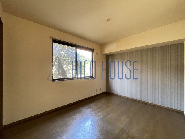 ロイヤルガーデンM B棟の寝室