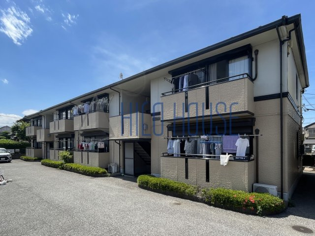 ロイヤルガーデンM B棟の外観