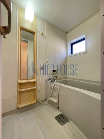 ロイヤルガーデンM B棟の浴室