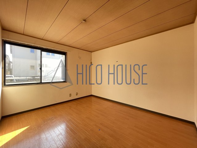 ロイヤルガーデンM B棟の寝室