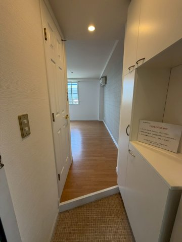 イルマーレ壱番館の玄関