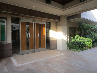 【エントランス】 | アンピール長尾 | 毎日通るエントランスはこのようになっています