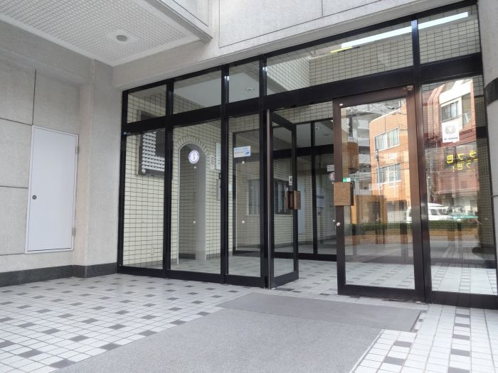 ライオンズマンション東町のエントランス