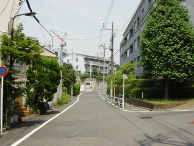 【周辺】 | 外苑レジデンス | 前面道路