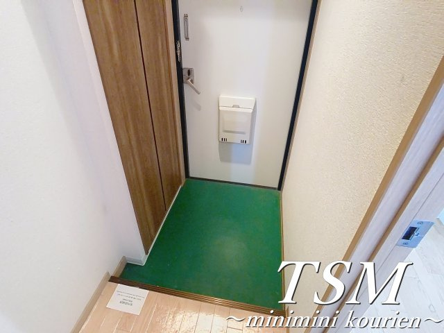 ウインド・ヒル香里Ⅰの玄関