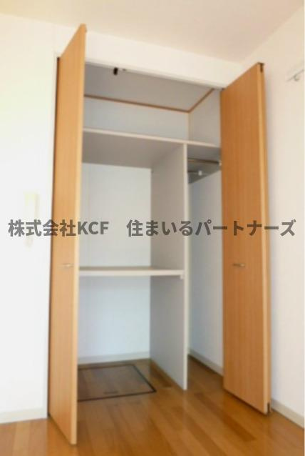 フローラルコートの収納|こまごまとしたものを収納できそうですね