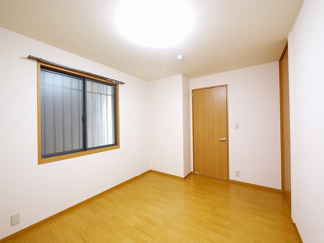 サンクコール朝和　A棟の洋室|ゆったりした洋室です