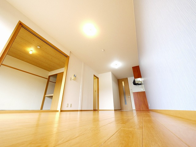 サンクコール朝和　A棟の居間・リビング|ゆったり過ごせる居間です