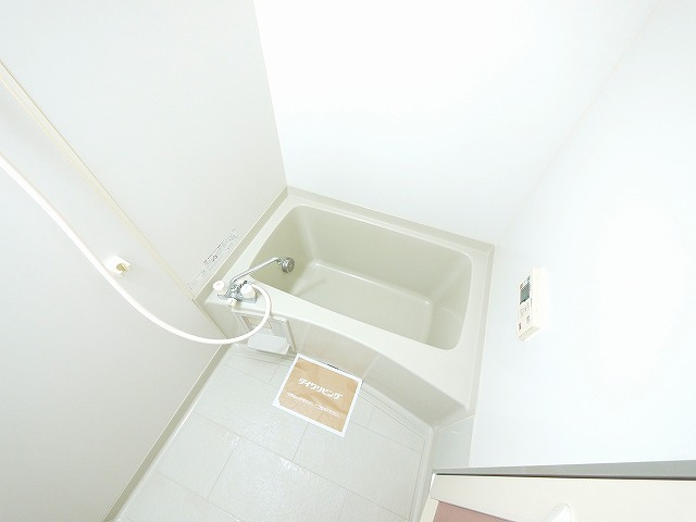 サンクコール朝和　A棟の浴室|ゆったり過ごせるお風呂です