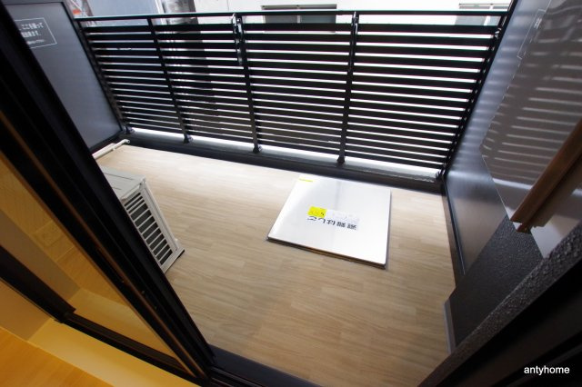 コンフォリア北堀江一丁目　仲介手数料無料のバルコニー