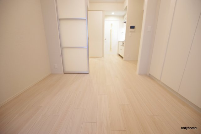 コンフォリア北堀江一丁目　仲介手数料無料の洋室