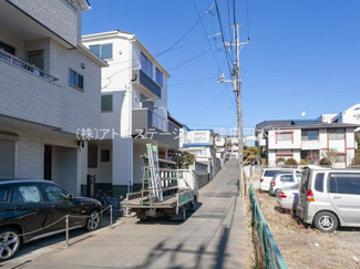 【前面道路含む現地写真】