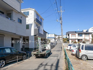 【前面道路含む現地写真】