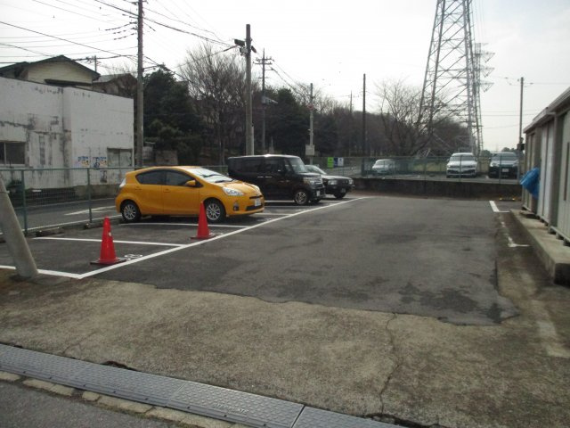 千種台ハイツＡ棟３階　花見川区千種町　中古マンション　の駐車場|カースペースがあります