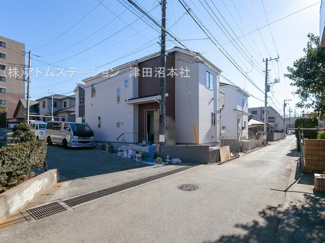 【前面道路含む現地写真】