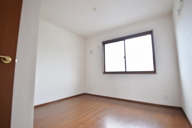 セレーノ西船の子供部屋|上部に棚あります