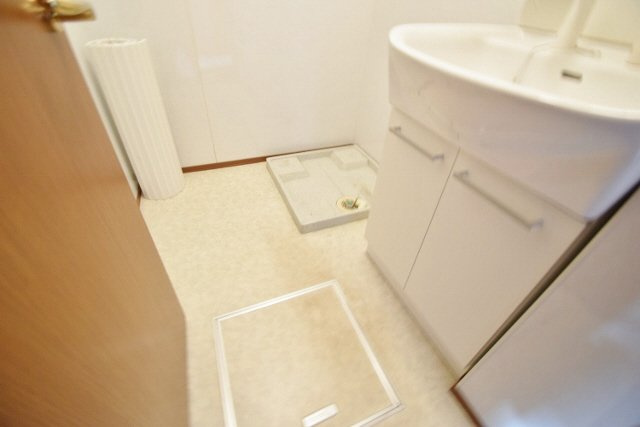 セレーノ西船の洗面所|室内洗濯機置き場