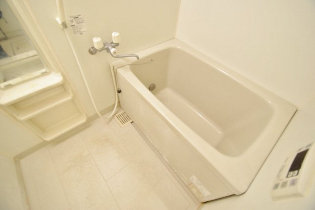 セレーノ西船の浴室|追い焚き機能付