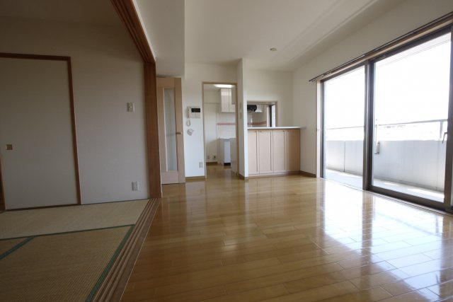 ラ・フォレ23の居間・リビング|眺望・日当り・通風良好です