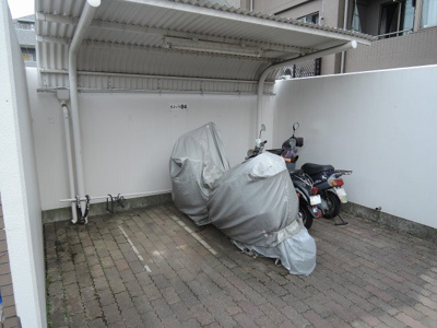 【その他共用部分】 | 港北ニュータウン・ナイスステージ江田 | バイク置場
