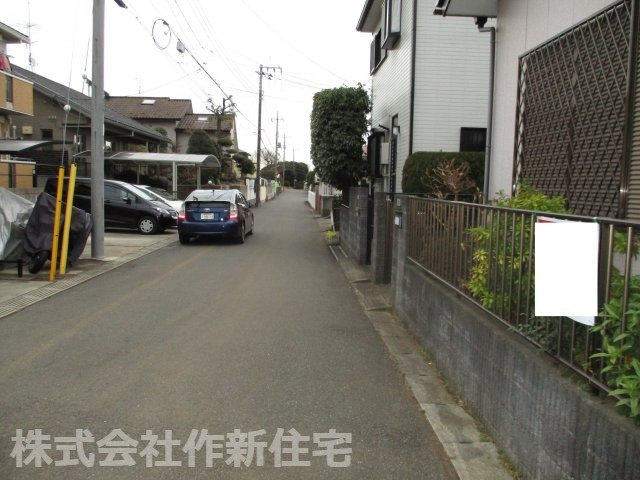 八千代市勝田台４丁目　中古戸建　室内リフォーム済の前面道路含む現地写真|前面道路含む現地写真です　北東側約５．０ｍ公道