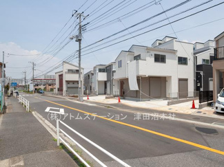 【前面道路含む現地写真】