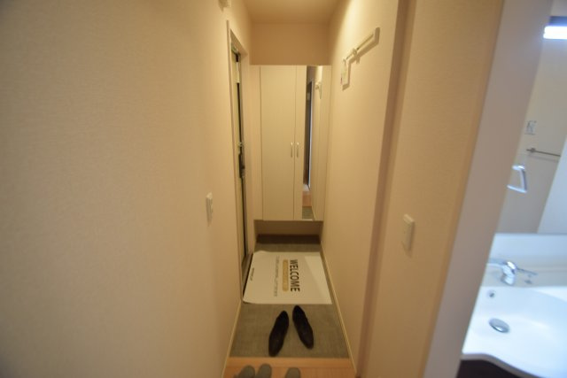 アイビーコートＴの玄関|下駄箱付きです