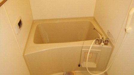 Ｉ.Ｓ.　ＶＩＬＬＡの浴室|追炊きと給湯が出来ます