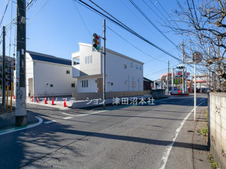 【前面道路含む現地写真】