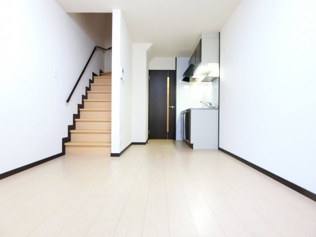 スリーハーブズ狭山1番館の居間・リビング