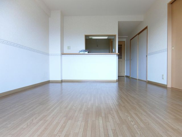 グランカーム和泉中央の居間・リビング