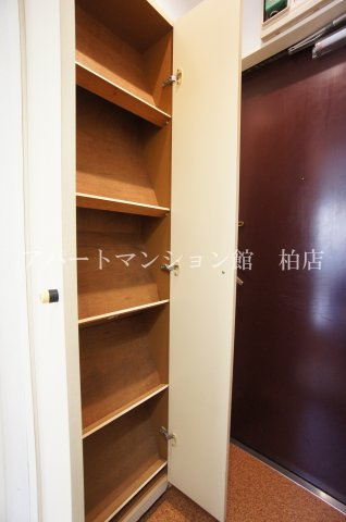 ジュネエトワール柏の玄関