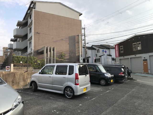 アイエスオー弐番館の駐車場|駐車場があります