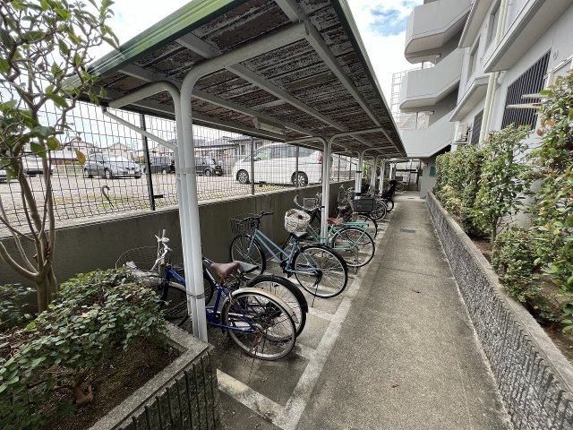 アイエスオー弐番館のその他共用部分|自転車置場