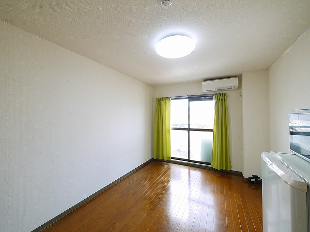 SKYマンションの洋室