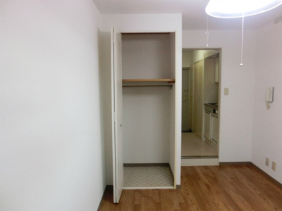 【収納】 | サンパレスマキ前原 | 洋室のクローゼット収納